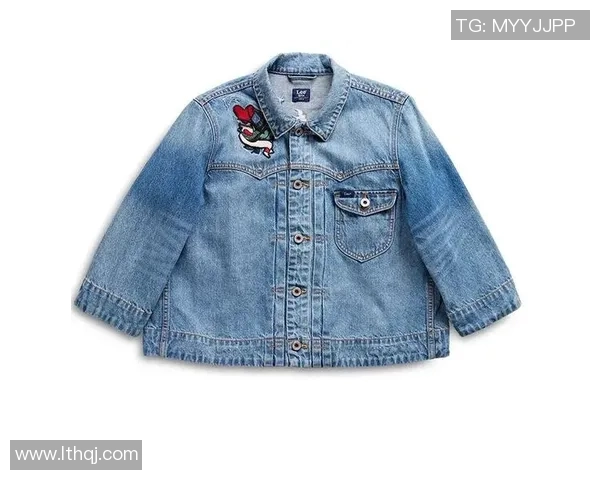 足球球星化身万圣节角色 穿上创意服装庆祝鬼节趣味十足