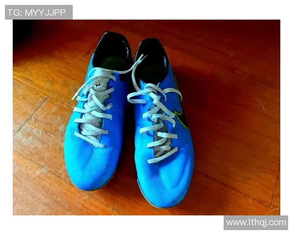 各大足球明星脚下鞋履揭秘 看球场上他们穿的是什么鞋